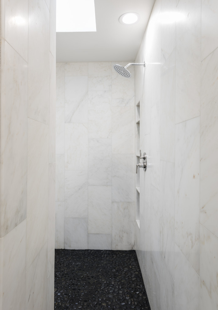 Photo of a large traditional ensuite bathroom in Dallas with shaker cabinets, white cabinets, a walk-in shower, a one-piece toilet, white tiles, marble tiles, grey walls, marble flooring, a submerged sink, marble worktops, white floors and an open shower.