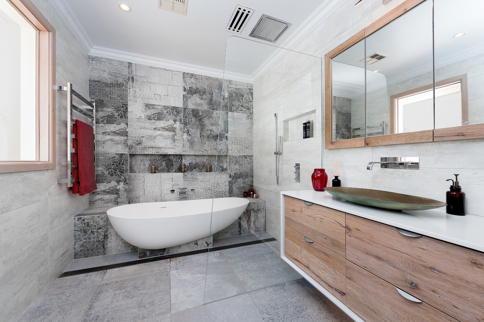メルボルンにあるラグジュアリーなおしゃれな浴室の写真