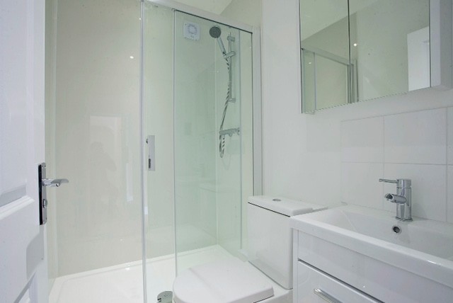 Photo of a traditional bathroom in Berkshire.