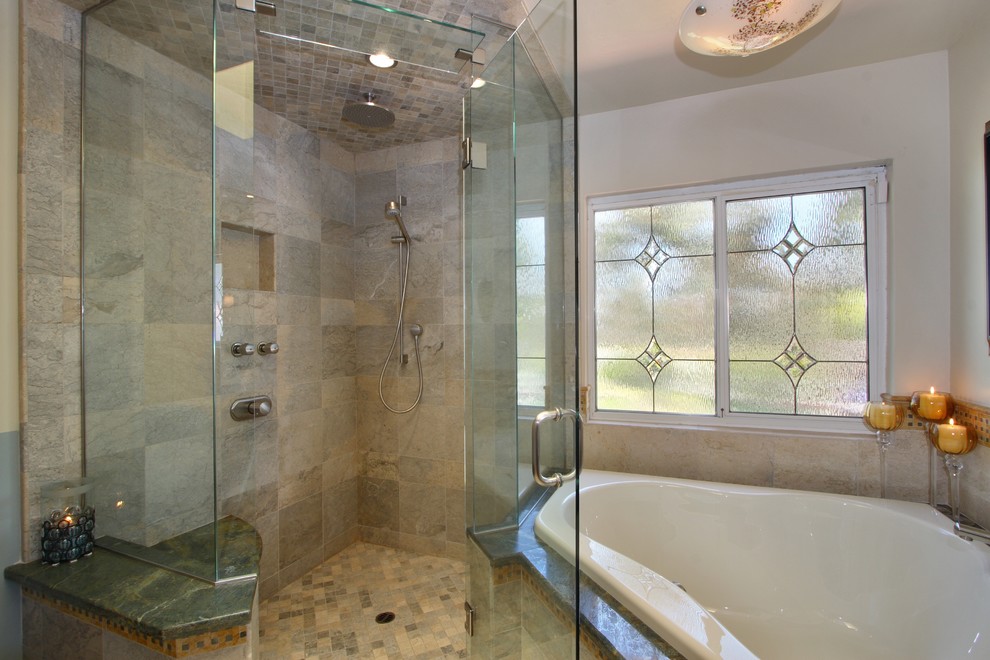 На фото: ванная комната в викторианском стиле с угловым душем, мраморной столешницей, угловой ванной, серой плиткой, каменной плиткой, бежевыми стенами и мраморным полом с