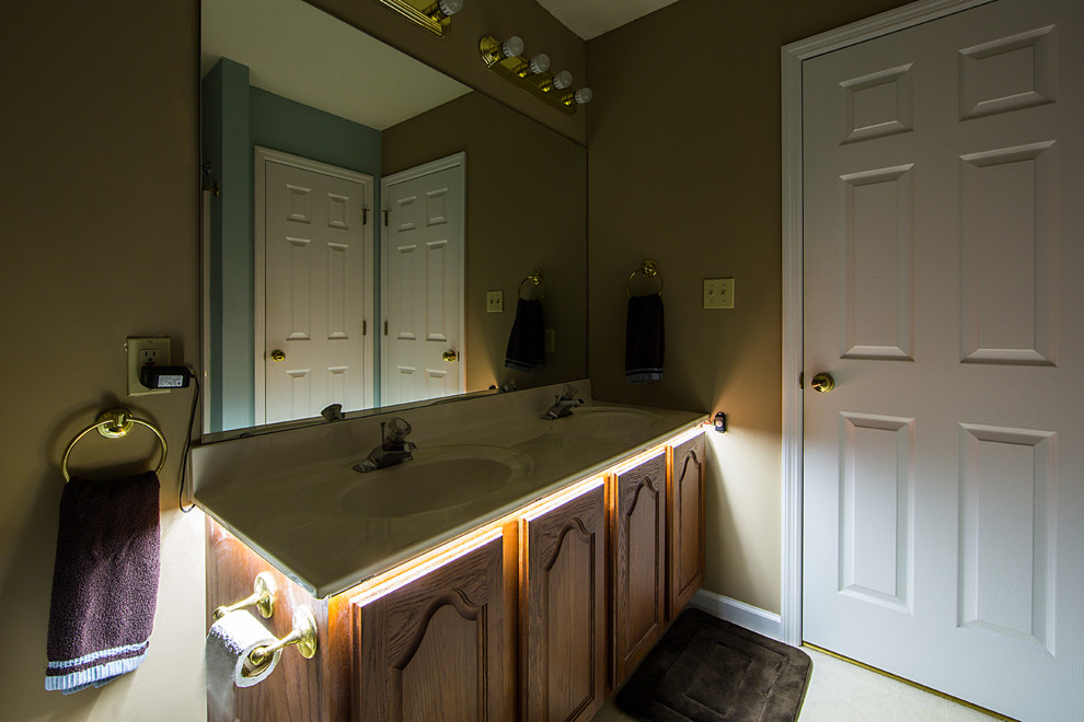 LED Bathroom Vanity Under Counter Lighting Traditional Bathroom