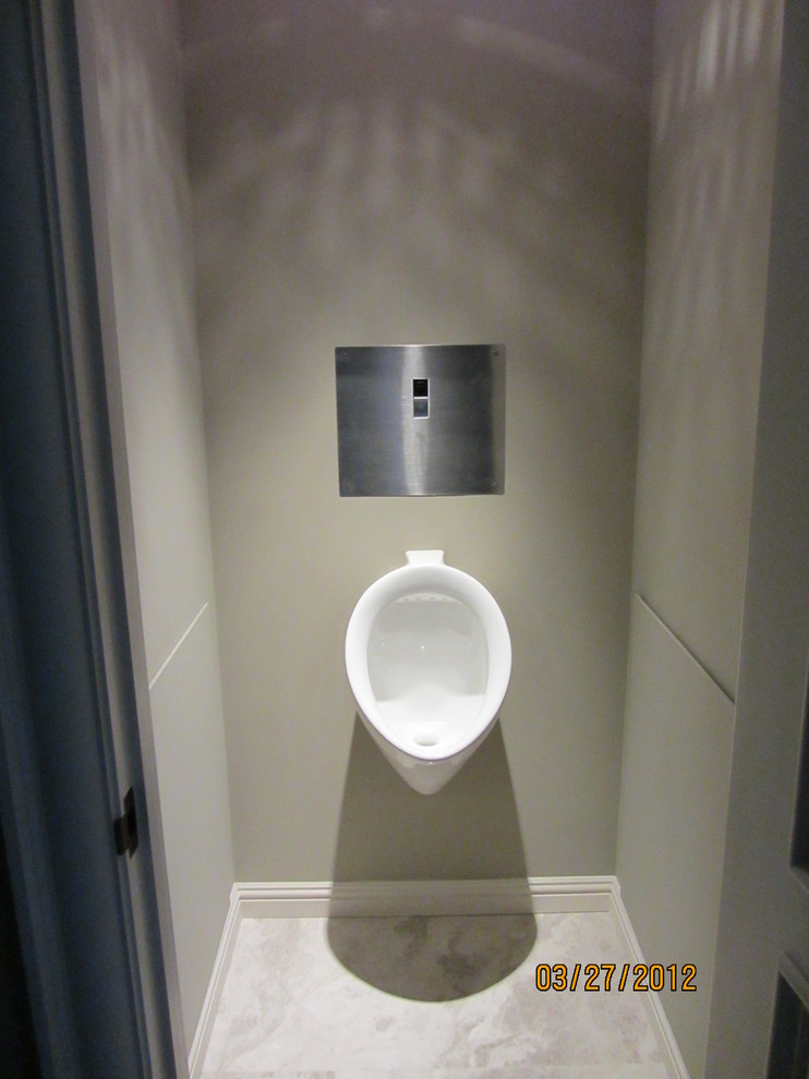 На фото: ванная комната среднего размера в стиле неоклассика (современная классика) с писсуаром, бежевыми стенами, мраморным полом и душевой кабиной с