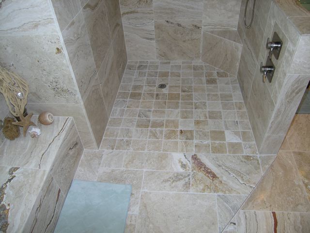 Foto di una stanza da bagno design