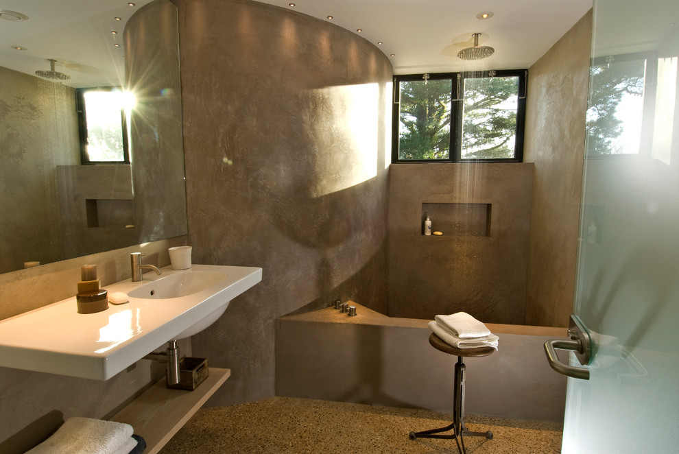 Modernes Badezimmer in Kanalinseln