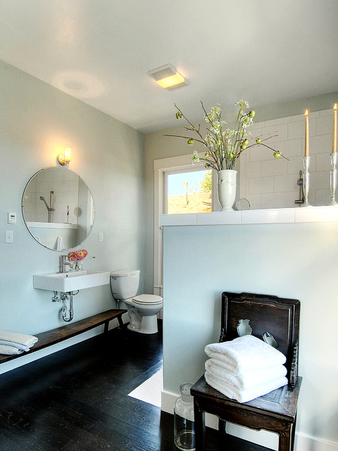 Clever idea for storage under a wall-mounted sink. #home #decor