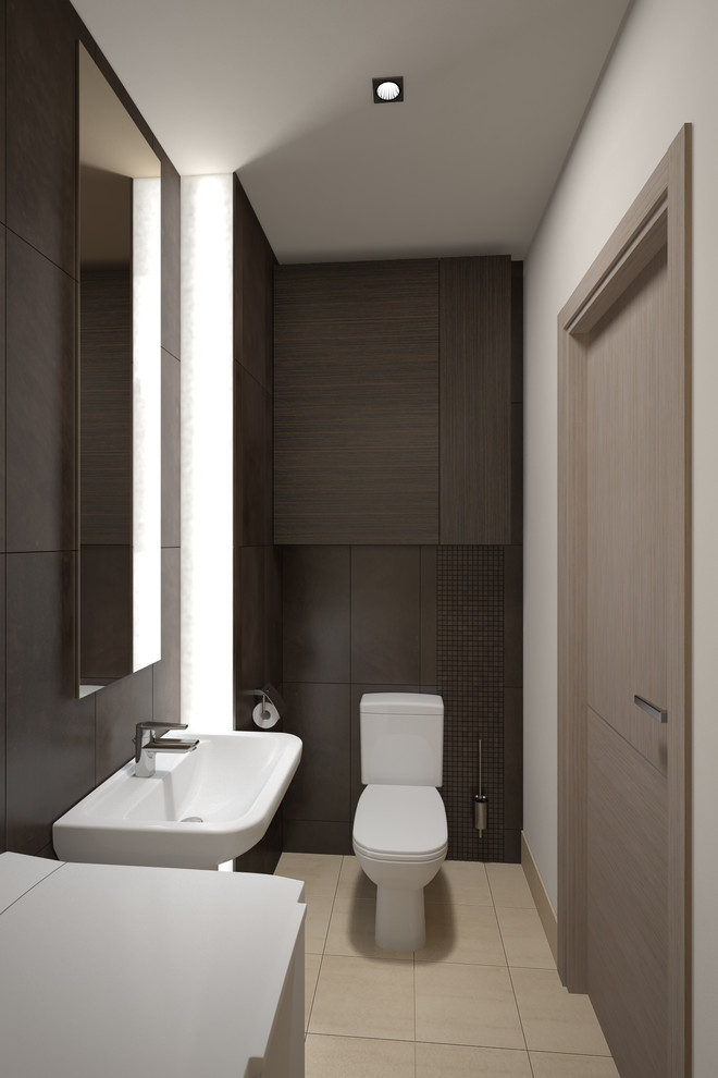 Идея дизайна: маленькая ванная комната в современном стиле с унитазом-моноблоком, разноцветной плиткой, керамической плиткой, бежевыми стенами, полом из терракотовой плитки и раковиной с пьедесталом для на участке и в саду