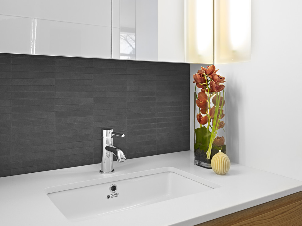 LG House - Ensuite Vanity detail - Modern - Bathroom ...