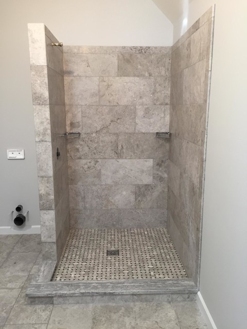 Limestone Shower - Custom Design & Install - Moderne - Salle de Bain ...