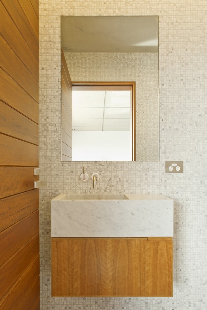 Свежая идея для дизайна: большая ванная комната в современном стиле - отличное фото интерьера