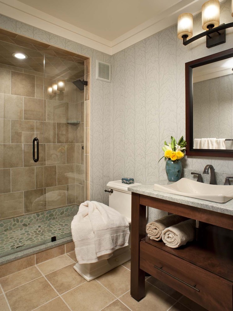 Foto di una stanza da bagno contemporanea con lavabo a bacinella