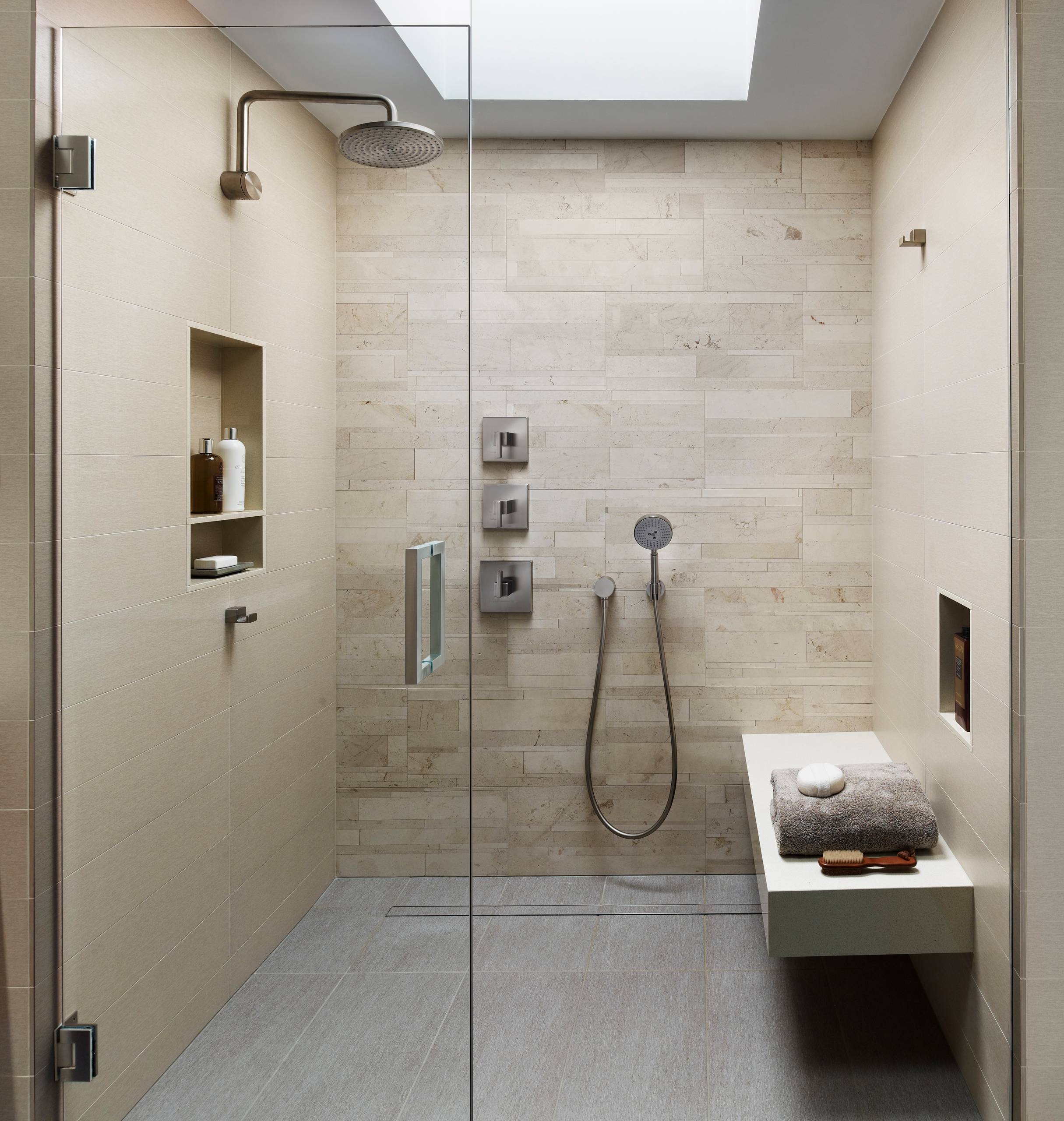 Дизайн ванной комнаты без ванны с открытым душем