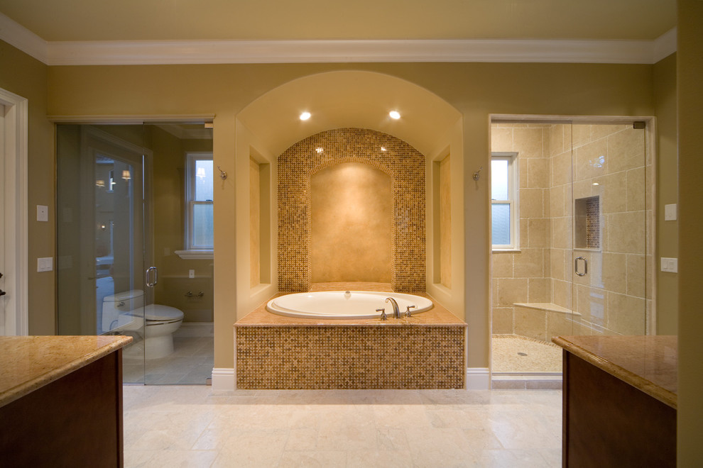 Example of a classic bathroom design in Orlando
