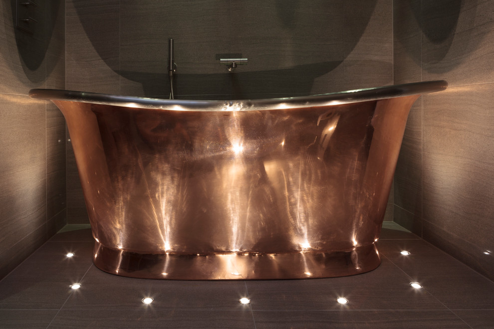 Inspiration for a contemporary bathroom in London.