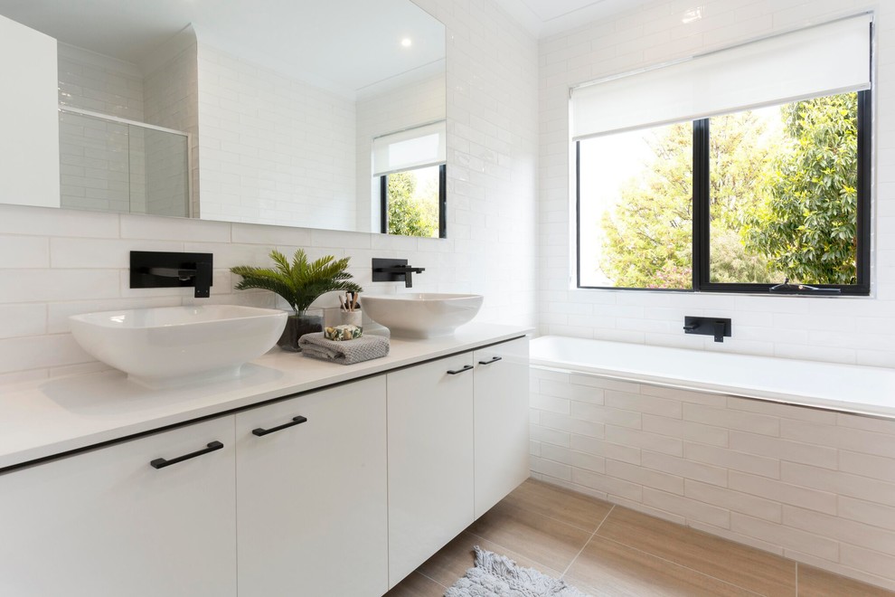 Inspiration for a modern bathroom remodel in Melbourne