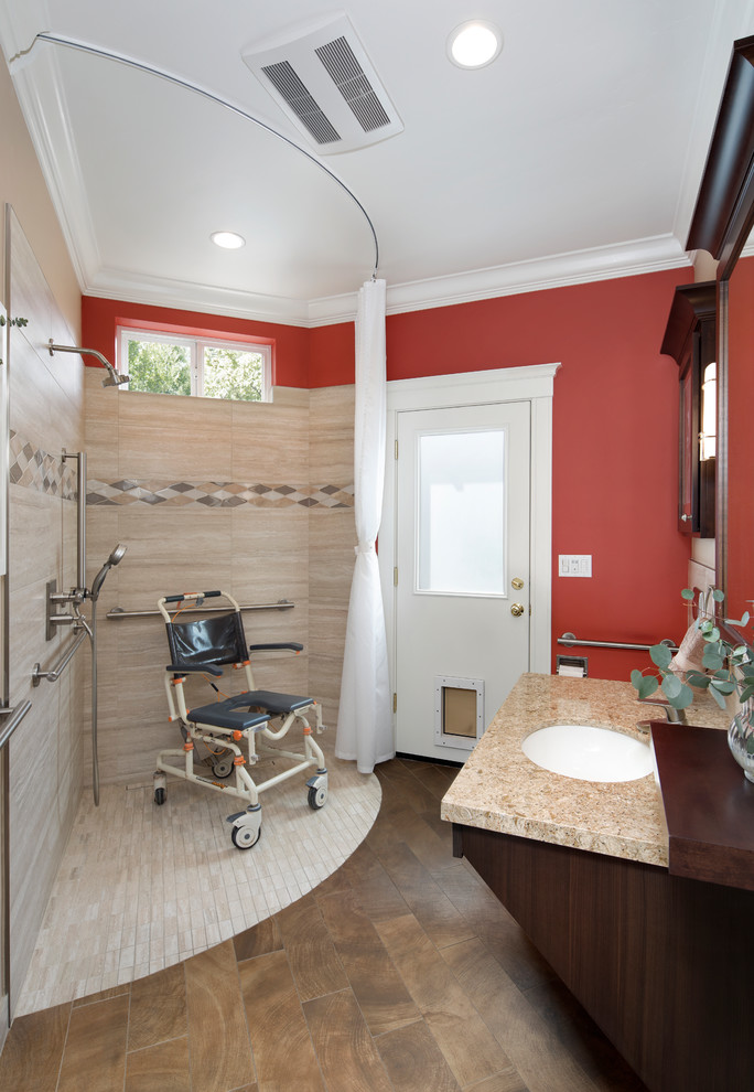 Свежая идея для дизайна: ванная комната в стиле неоклассика (современная классика) с душем без бортиков, бежевой плиткой, керамогранитной плиткой и полом из керамогранита - отличное фото интерьера