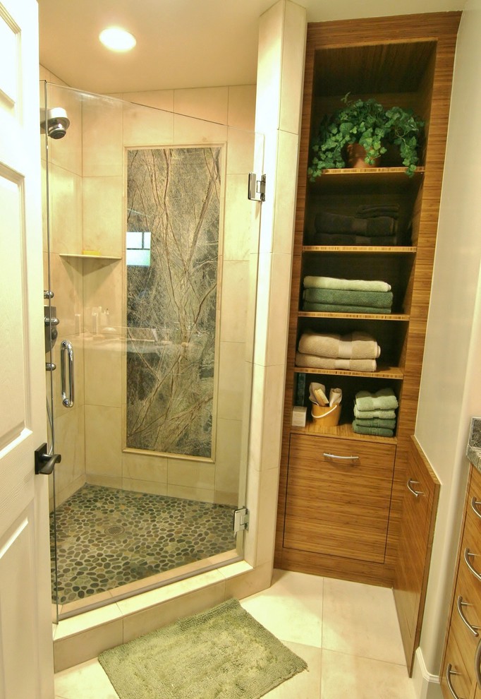 Inspiration for a modern bathroom remodel in San Francisco