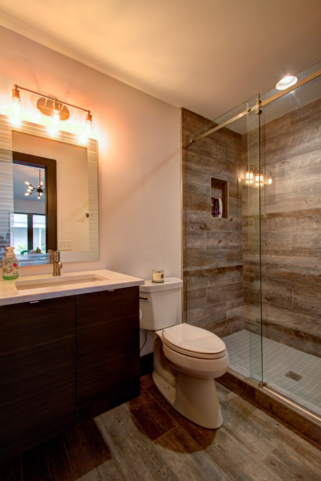 Example of a minimalist bathroom design in Charlotte