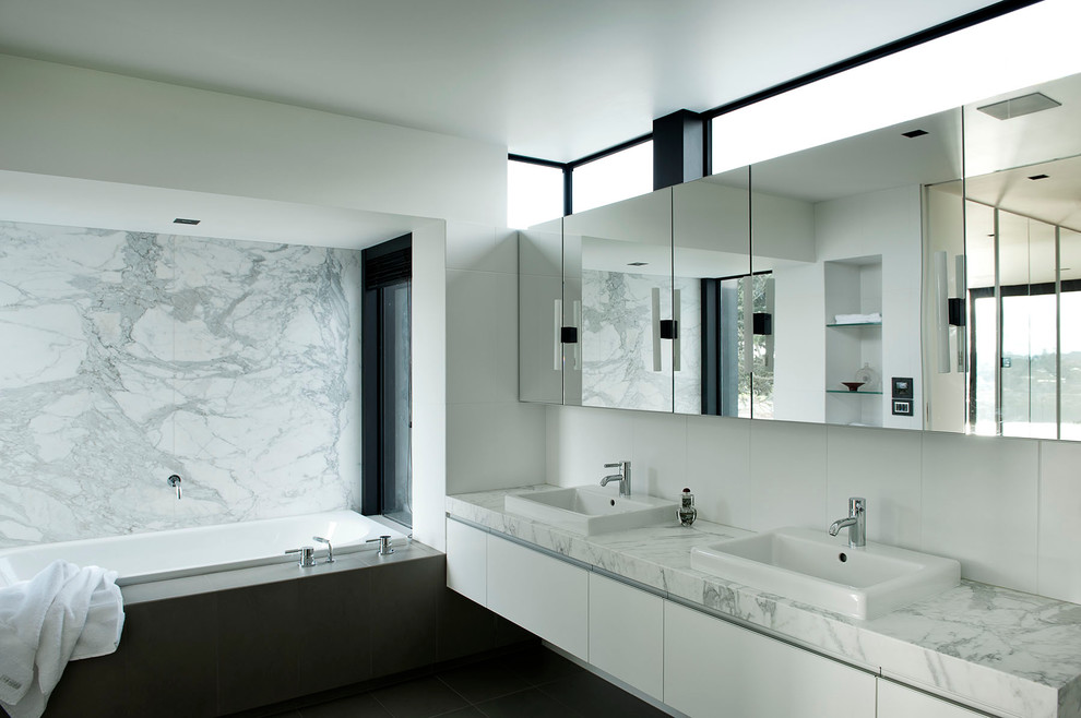 Inspiration for a contemporary bathroom remodel in Auckland