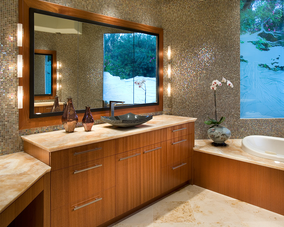 Стильный дизайн: ванная комната в восточном стиле с настольной раковиной и столешницей из оникса - последний тренд