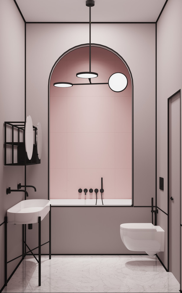Foto di una stanza da bagno con doccia scandinava di medie dimensioni con nessun'anta, ante nere, vasca ad alcova, WC sospeso, piastrelle in ceramica, pareti rosa, pavimento in marmo, lavabo rettangolare, top in marmo e pavimento bianco