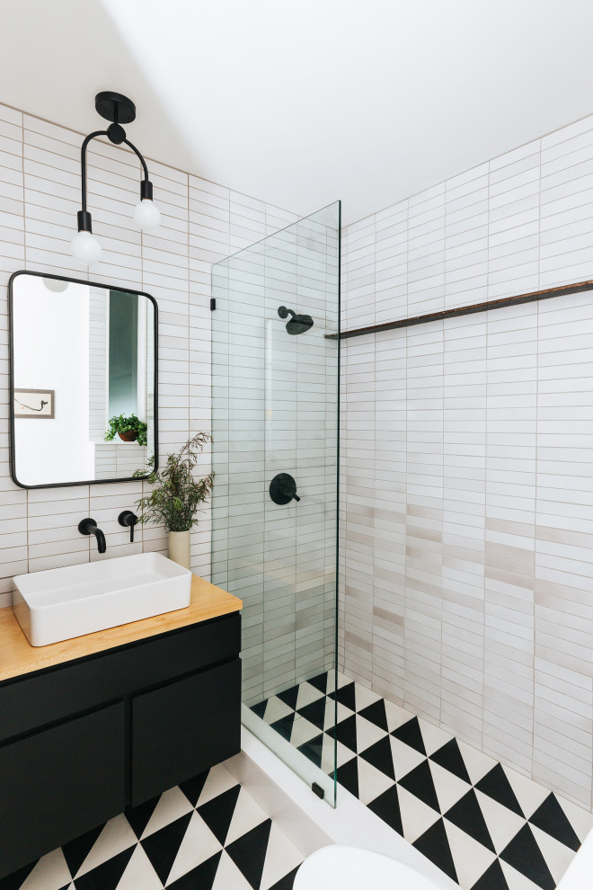 Bathroom - scandinavian bathroom idea in San Francisco