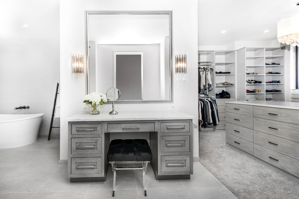 Makeup vanity between bath and walkin closet Contemporary Bathroom