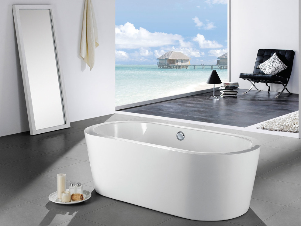 Источник вдохновения для домашнего уюта: большая ванная комната в стиле модернизм с отдельно стоящей ванной
