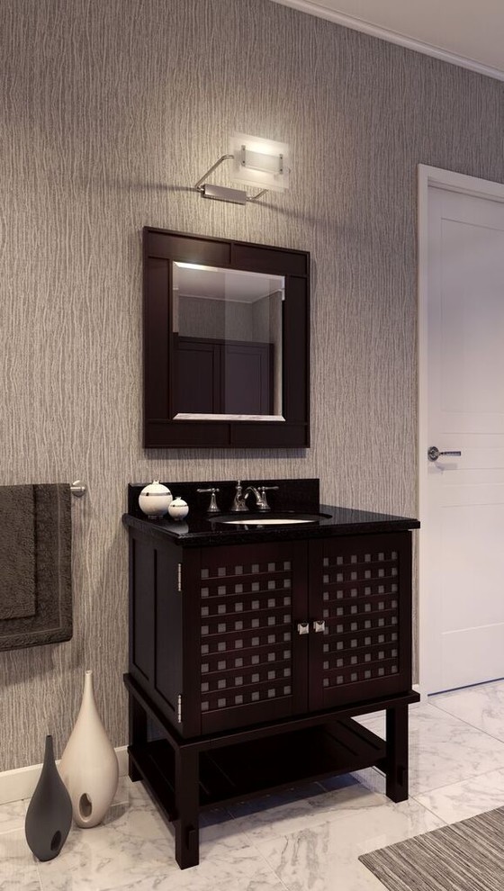 Modelo de cuarto de baño tradicional renovado de tamaño medio con puertas de armario de madera en tonos medios, paredes grises, suelo de mármol y aseo y ducha