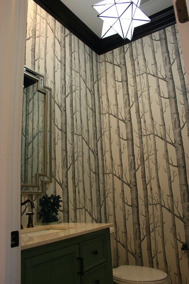 Idéer för mellanstora vintage badrum med dusch, med luckor med infälld panel, skåp i mörkt trä, en toalettstol med hel cisternkåpa, vita väggar, ett undermonterad handfat och granitbänkskiva