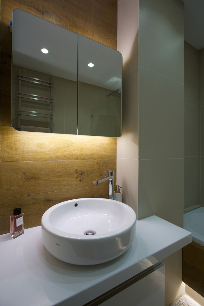 Esempio di una piccola stanza da bagno padronale contemporanea con piastrelle beige