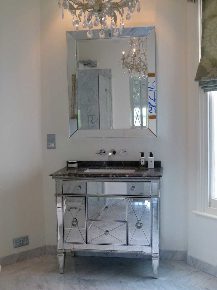 Mittelgroßes Modernes Badezimmer mit Steinfliesen in Hertfordshire
