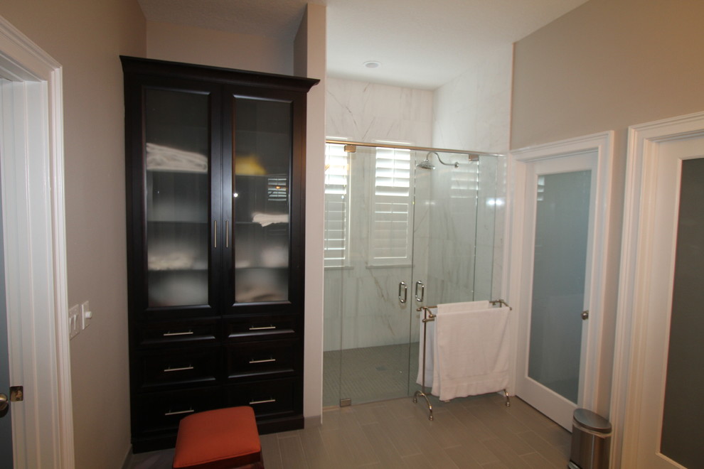 Photo of a medium sized traditional bathroom in Orlando.