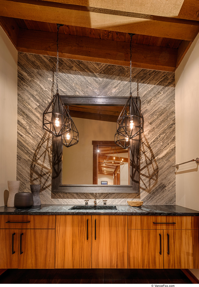 Идея дизайна: ванная комната в современном стиле с плоскими фасадами, фасадами цвета дерева среднего тона и серой плиткой