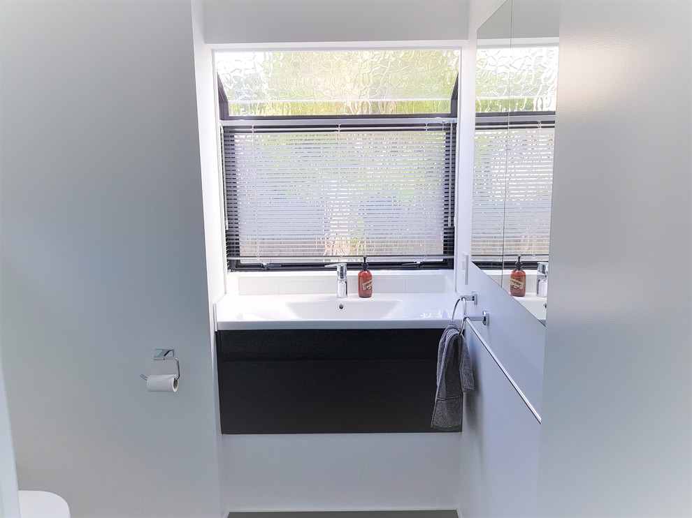 Master and guest bathroom revamp Modern Bathroom Other by