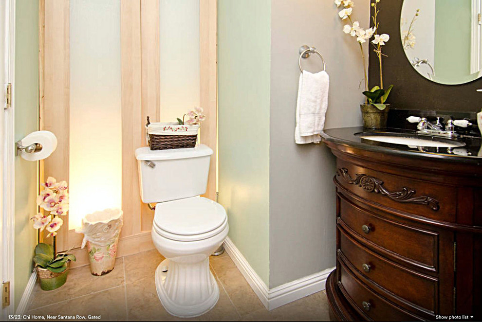 Idéer för ett litet asiatiskt en-suite badrum, med ett fristående handfat, möbel-liknande, skåp i mörkt trä, granitbänkskiva, ett badkar i en alkov, en dusch/badkar-kombination, en toalettstol med separat cisternkåpa, beige kakel, porslinskakel, grå väggar och klinkergolv i porslin