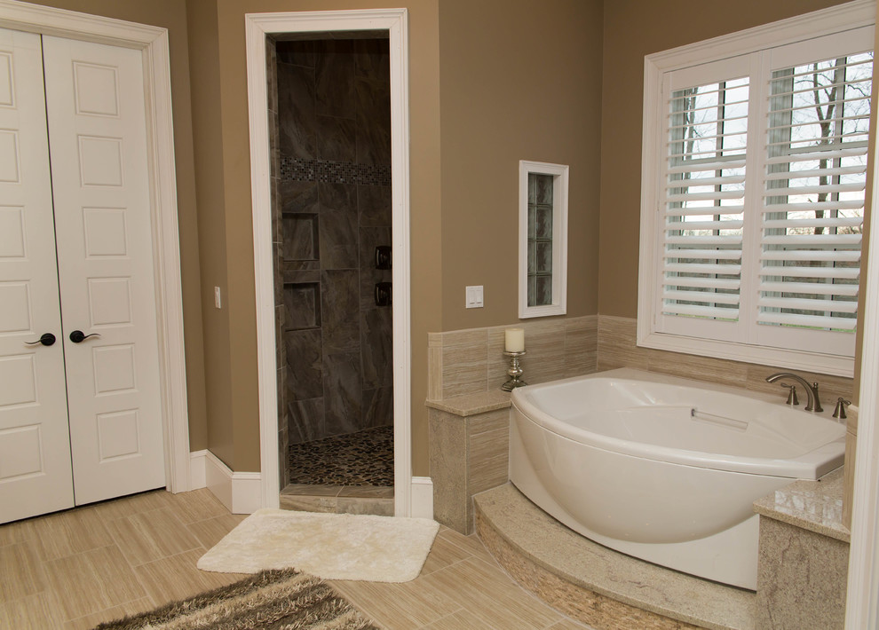 Inspiration for a contemporary bathroom in Huntington.
