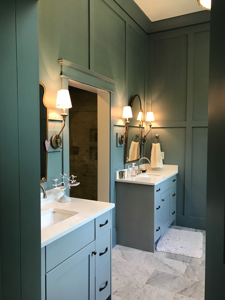 Пример оригинального дизайна: большая ванная комната в стиле неоклассика (современная классика)