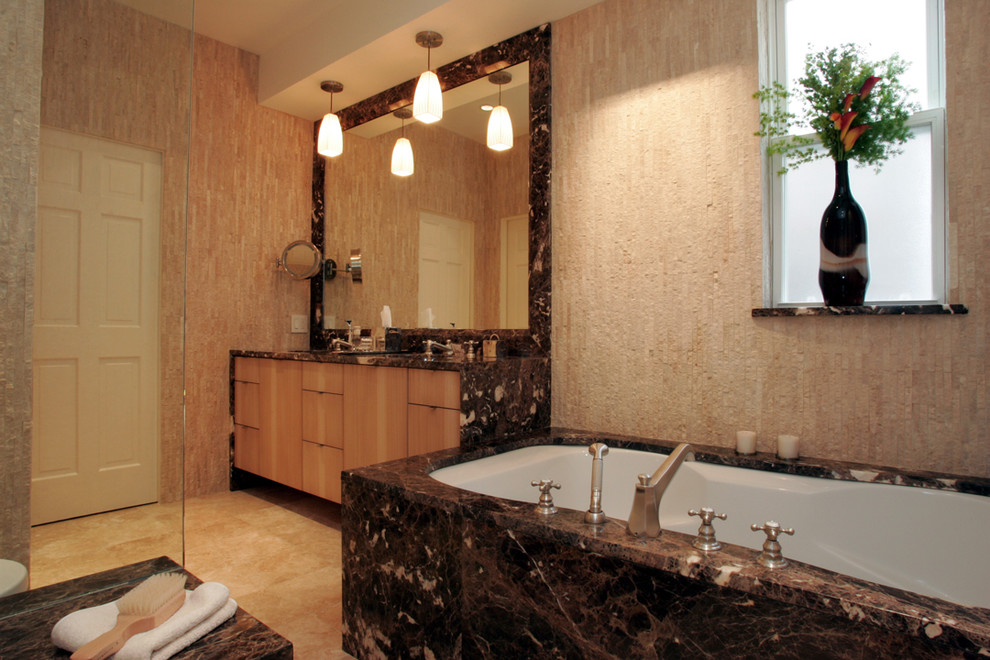 Inspiration for a contemporary bathroom remodel in Chicago