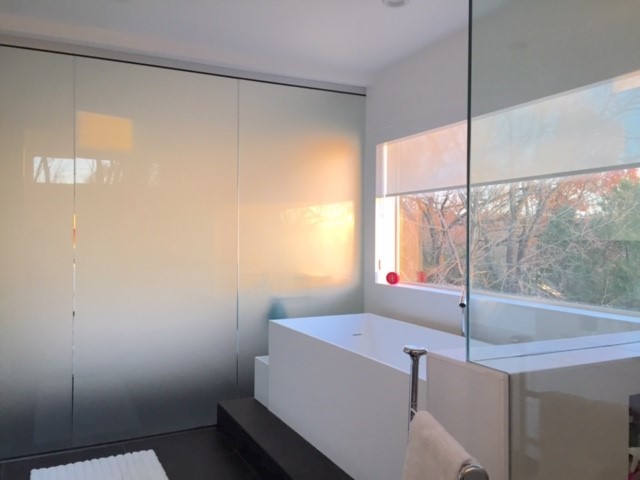 Immagine di una stanza da bagno padronale minimal