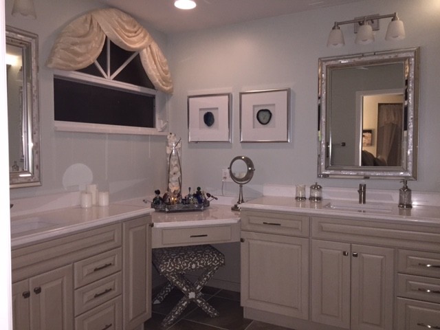 Bathroom corner vanity