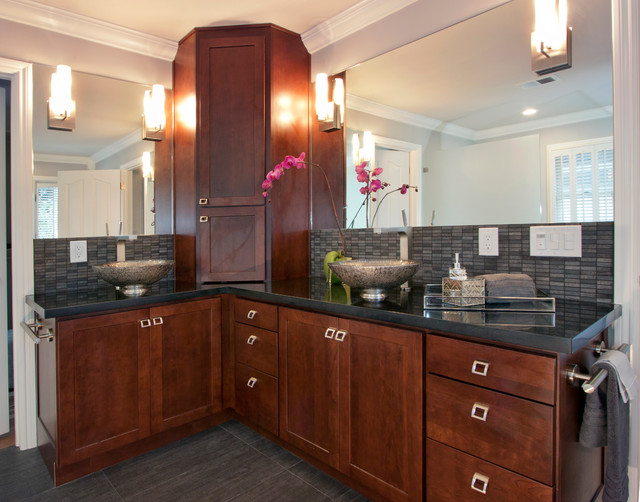 Master bathroom vanity with corner tower Contemporary Bathroom