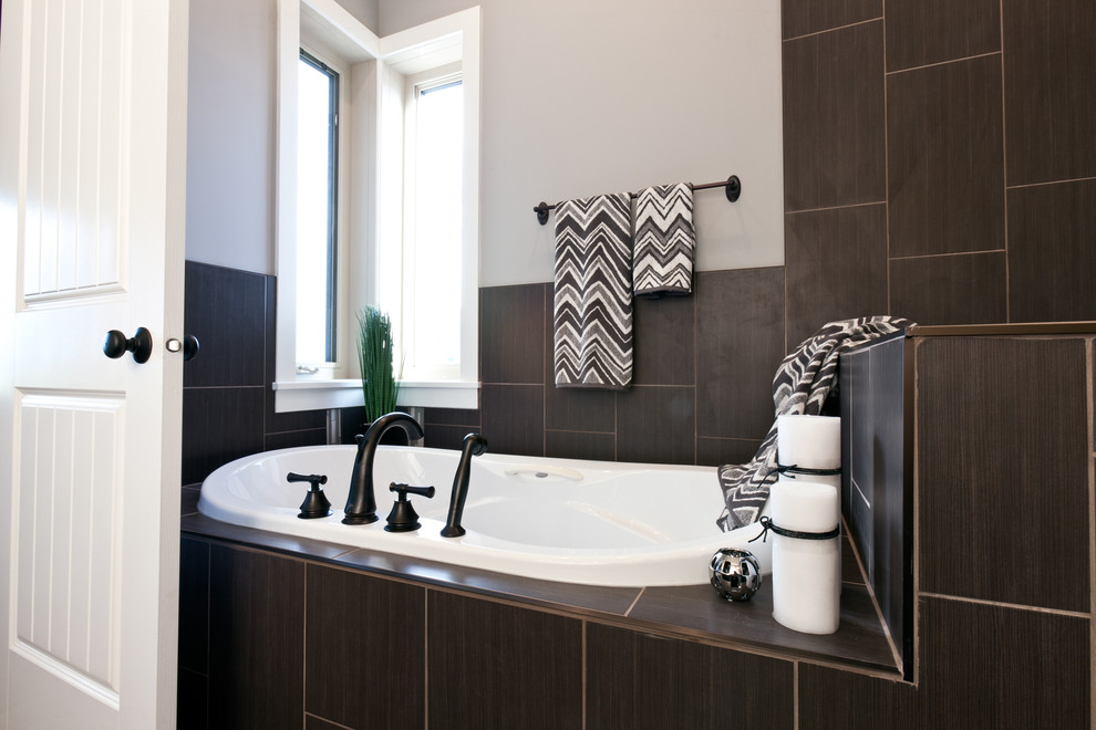 Master Ensuite Modern Bathroom Edmonton by Madison Park Homes