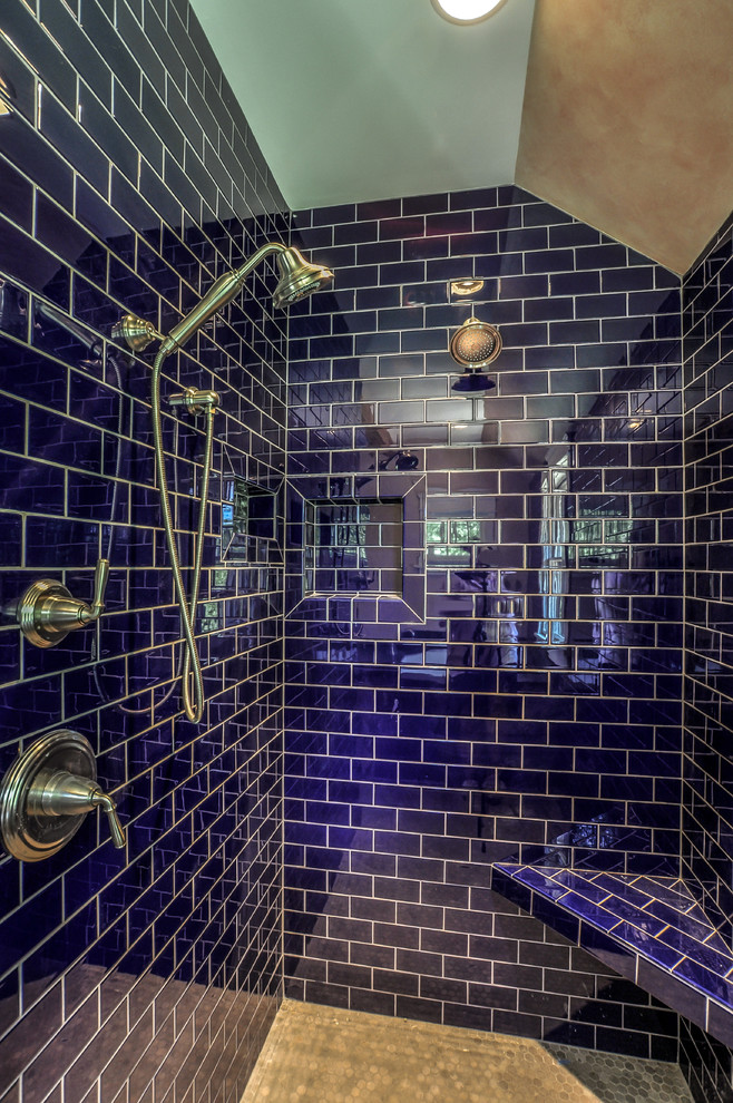 Example of a tuscan bathroom design in Nashville