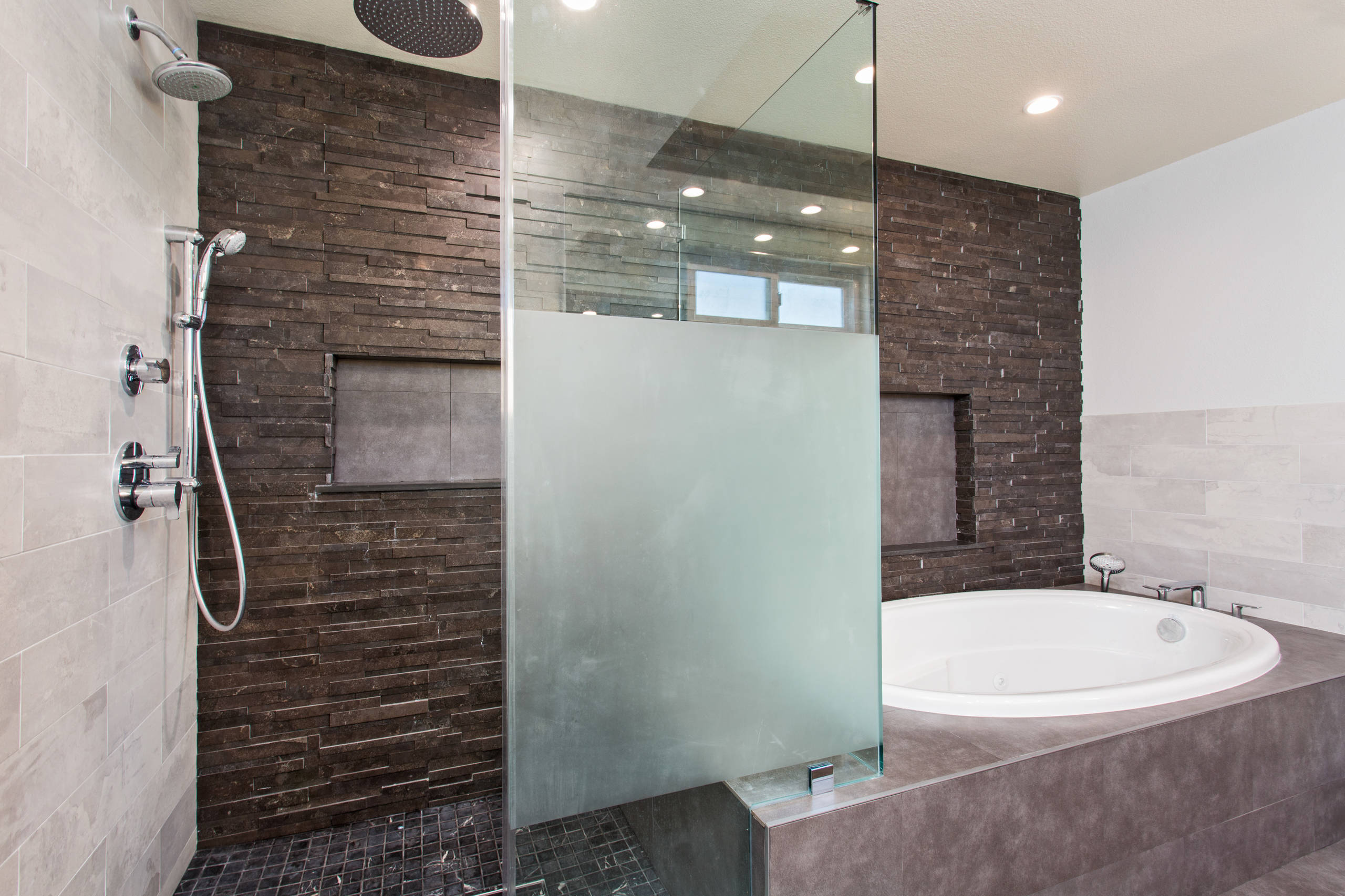 75 Beautiful Bathroom with a Hot Tub Pictures & Ideas - January, 2022 |  Houzz