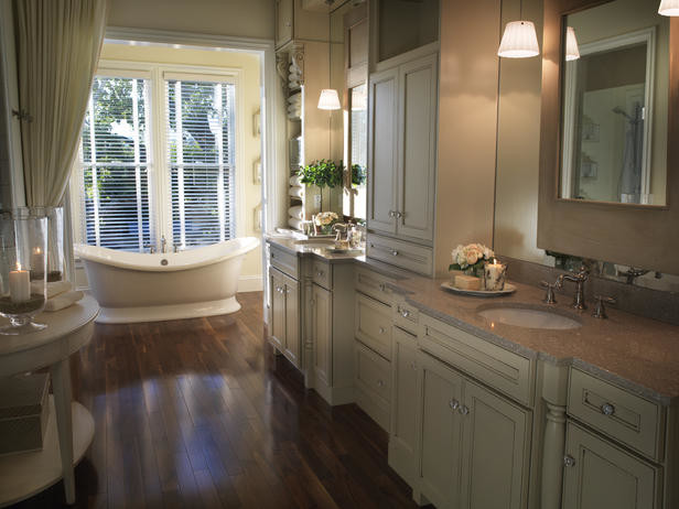 Inspiration for a classic bathroom in Orange County.