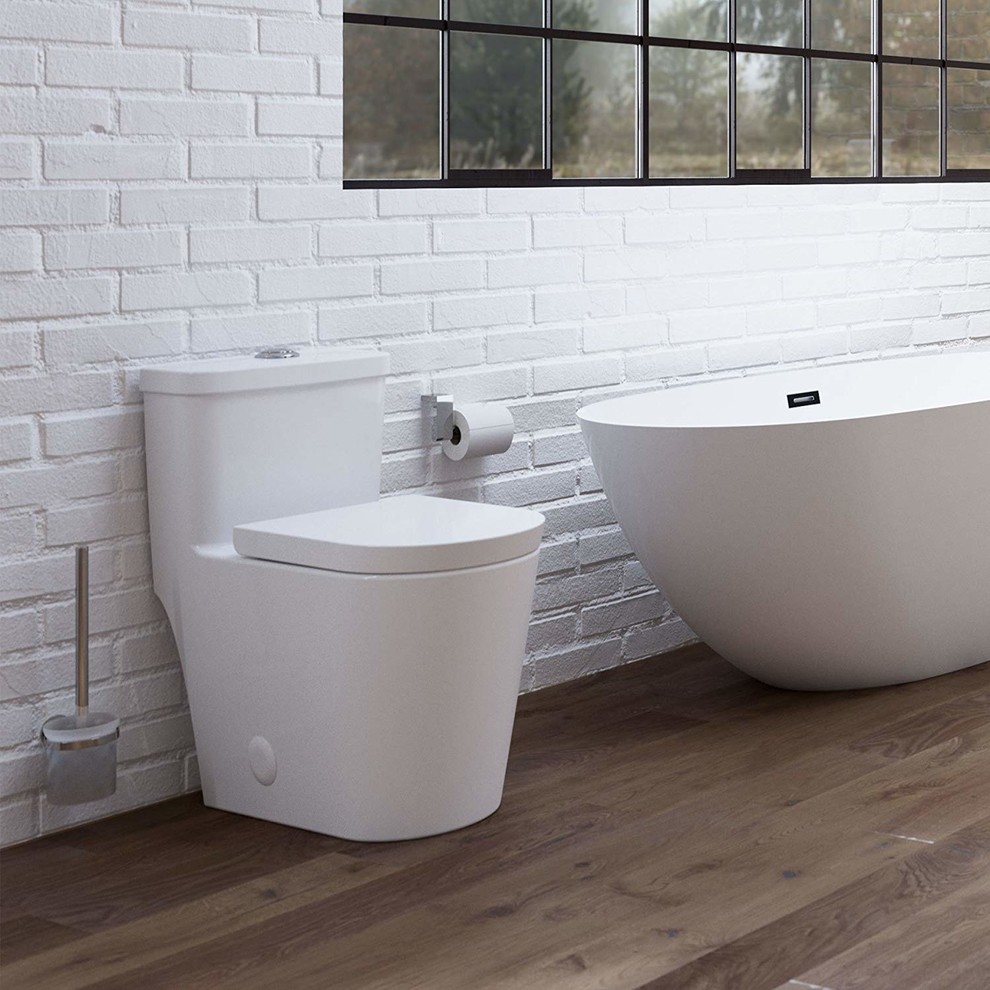 Ispirazione per una stanza da bagno minimalista con vasca freestanding