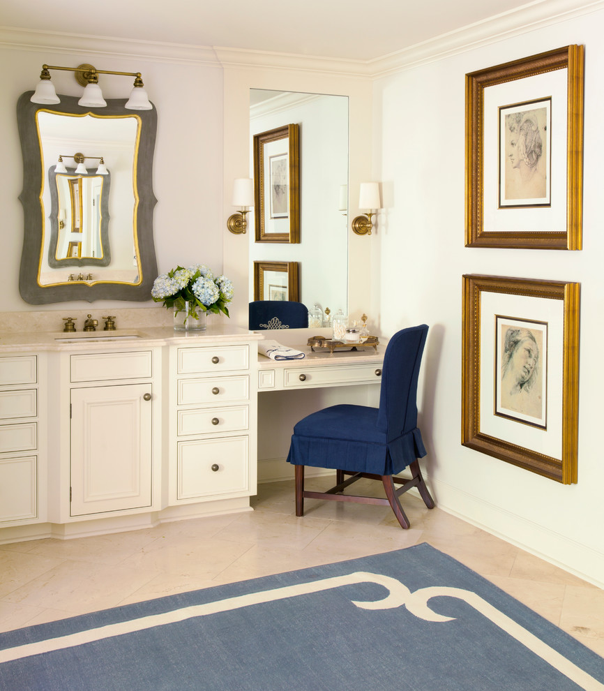 Idéer för stora vintage en-suite badrum, med beige väggar