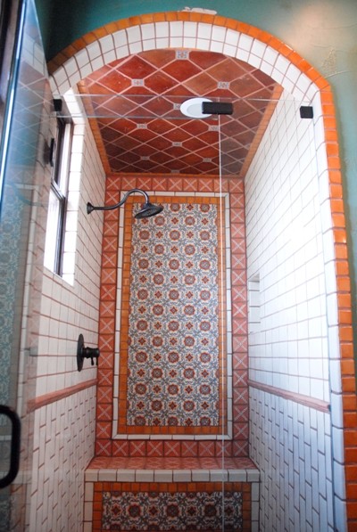 Idée de décoration pour une salle de bain méditerranéenne.