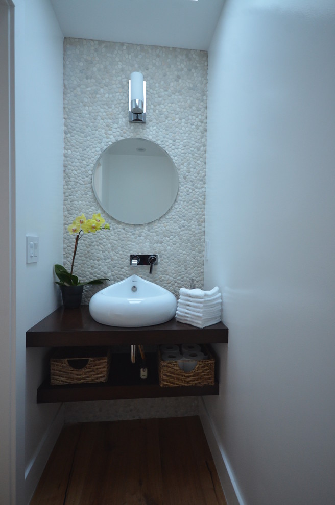 Example of a trendy powder room design in Los Angeles