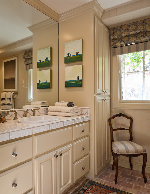 Example of a classic 3/4 bathroom design in San Francisco